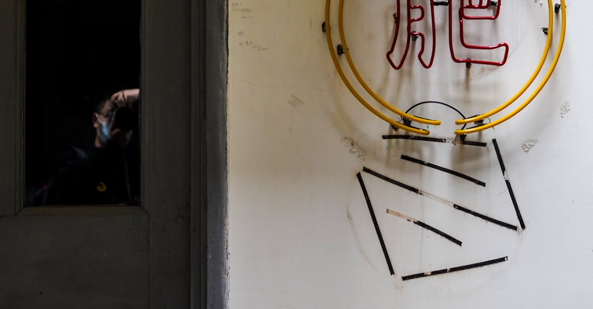 How to Attract Attendees with Eye-Catching Exhibition Signage